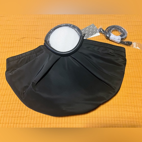 NWT- Transience Gather Around Bag - Black - Picture 7 of 10